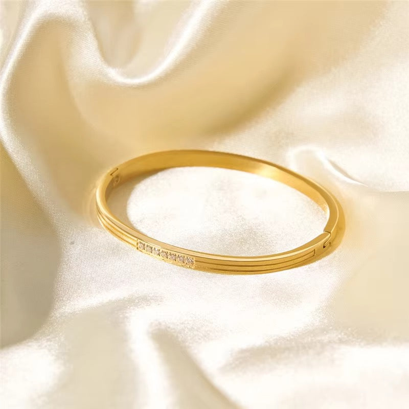Elara Bangle