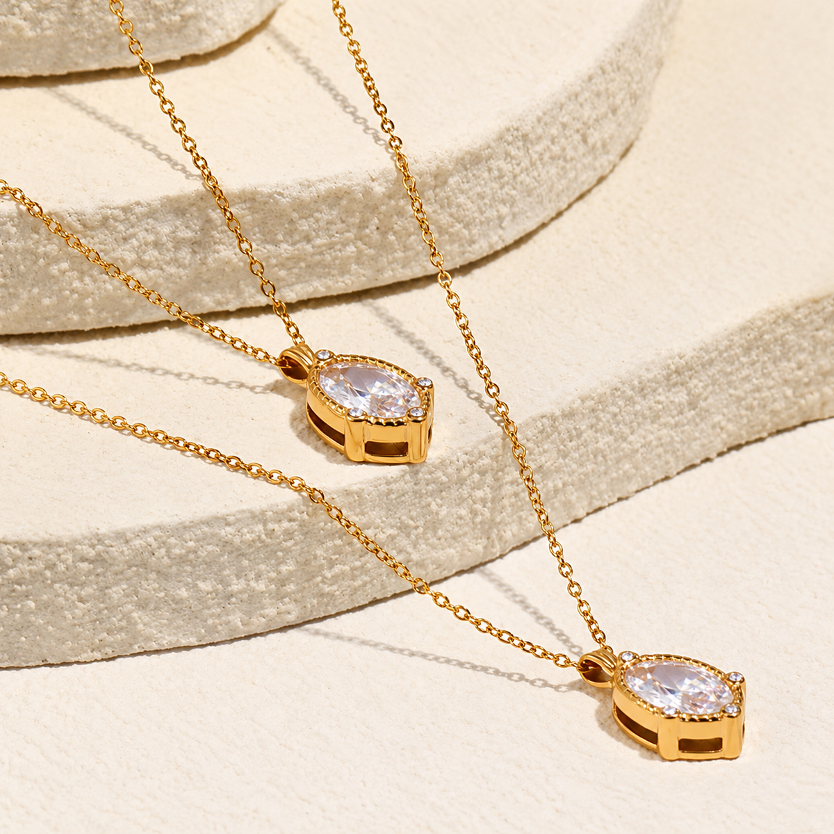 L’Aura Solitaire Neckla