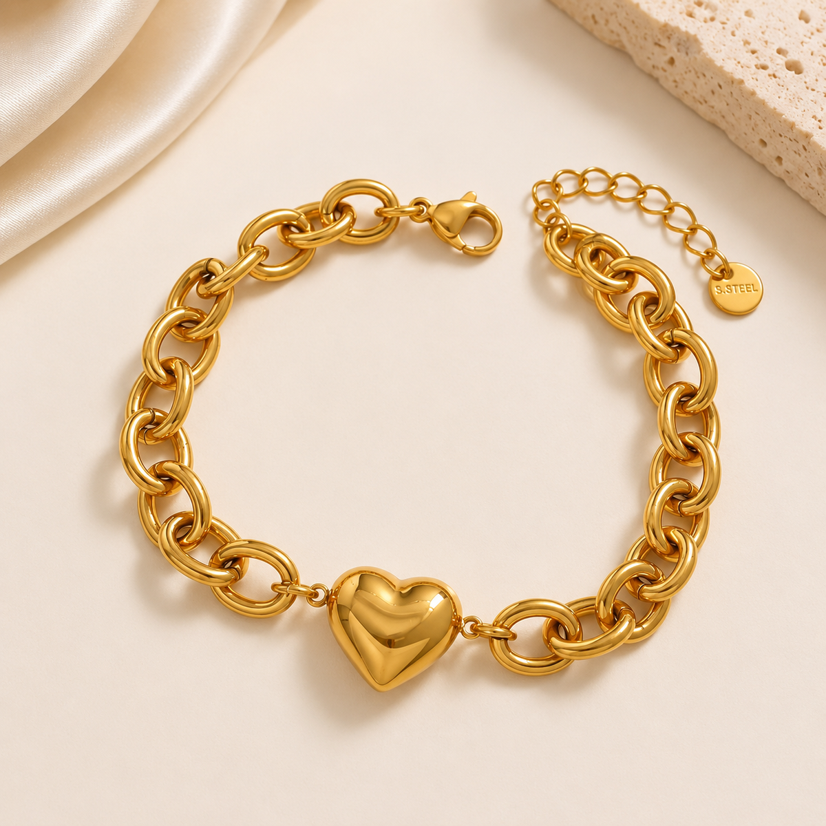 Amora Link Heart Bracele