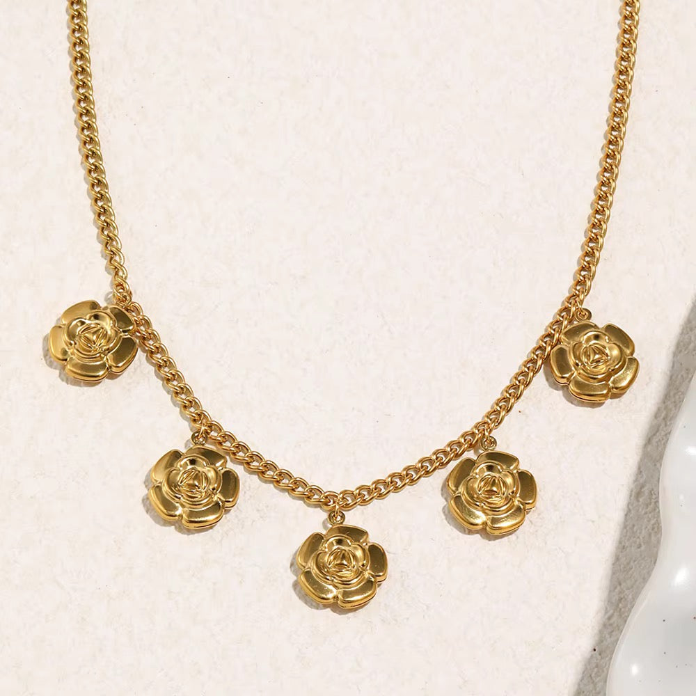 Rosé Éclat Floral Necklace