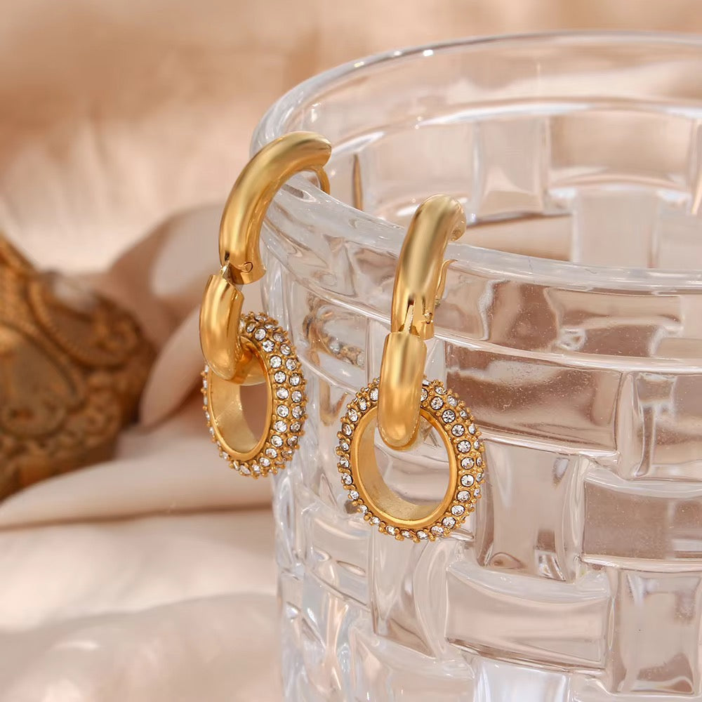 Éclat Halo Huggie Earrings
