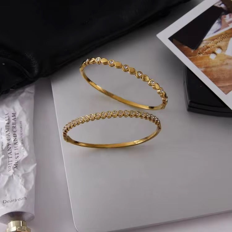 The Aurelia Teardrop Bangle