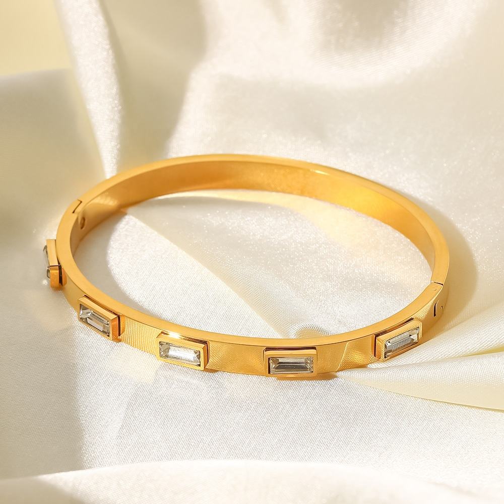 Linear Crystal Cuff